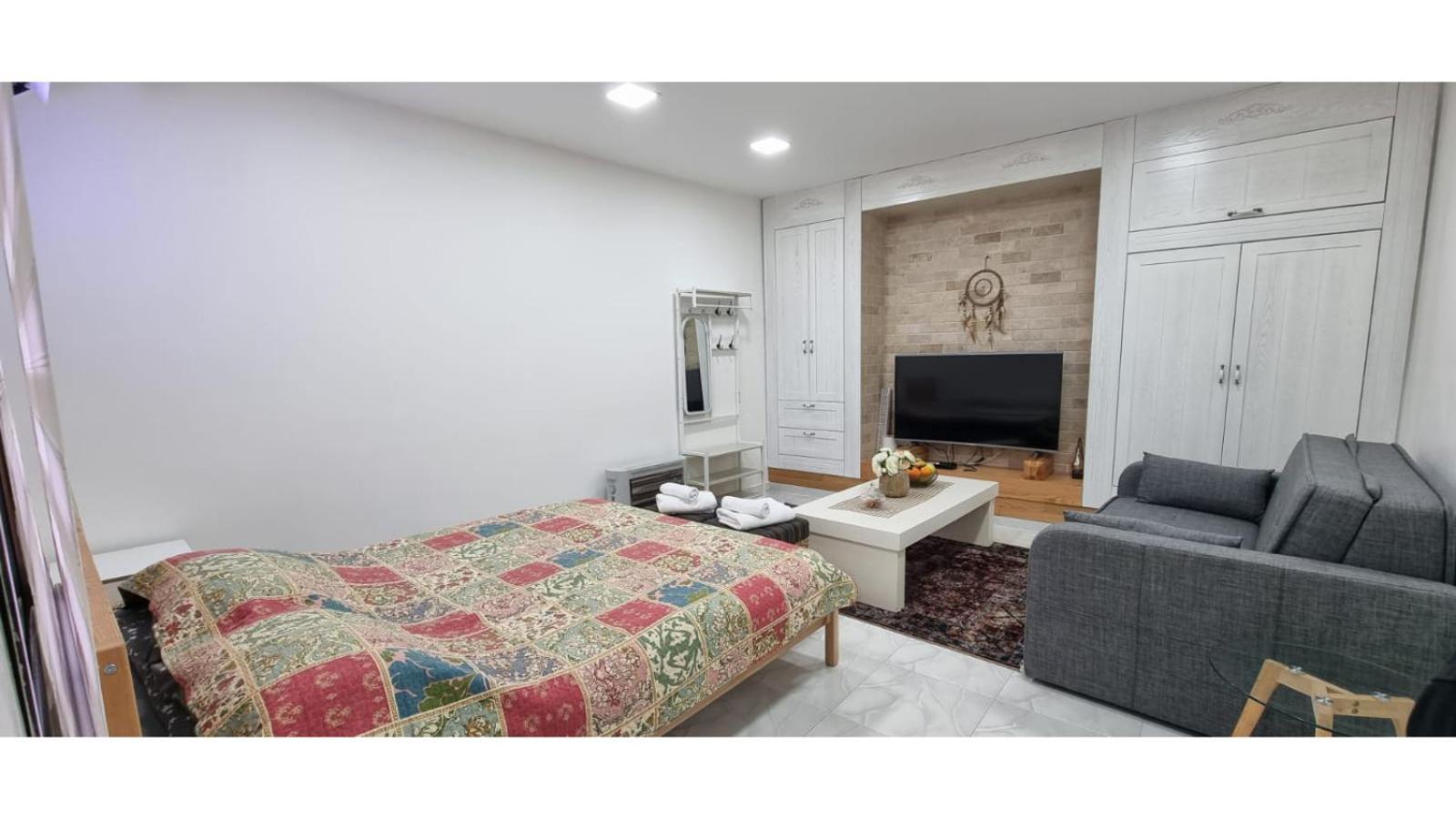 Garden Apartments. Mas'ada 객실 사진
